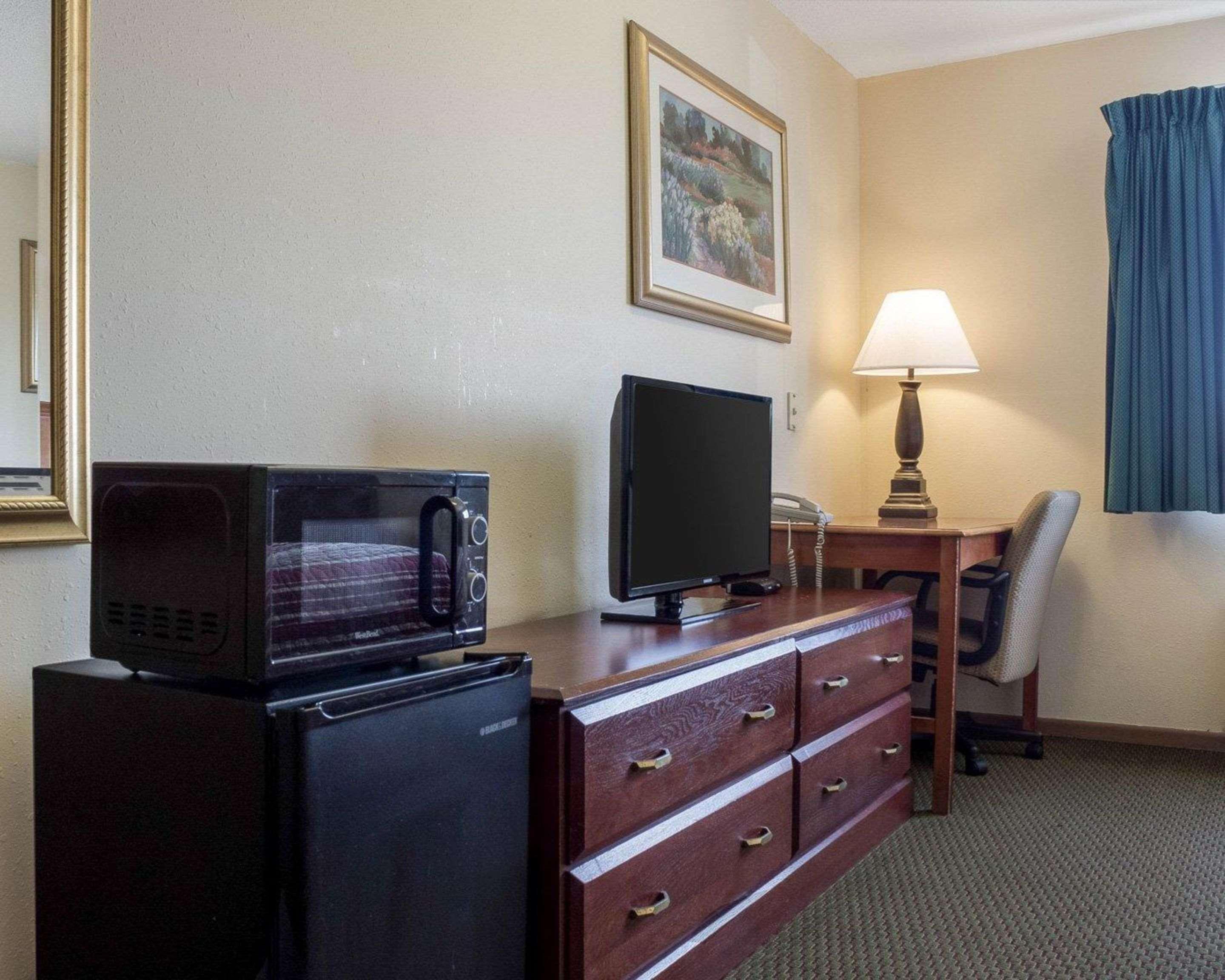 Rodeway Inn West Fargo Ngoại thất bức ảnh
