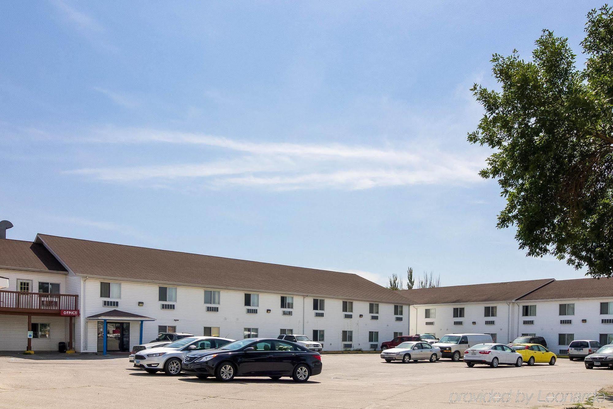 Rodeway Inn West Fargo Ngoại thất bức ảnh