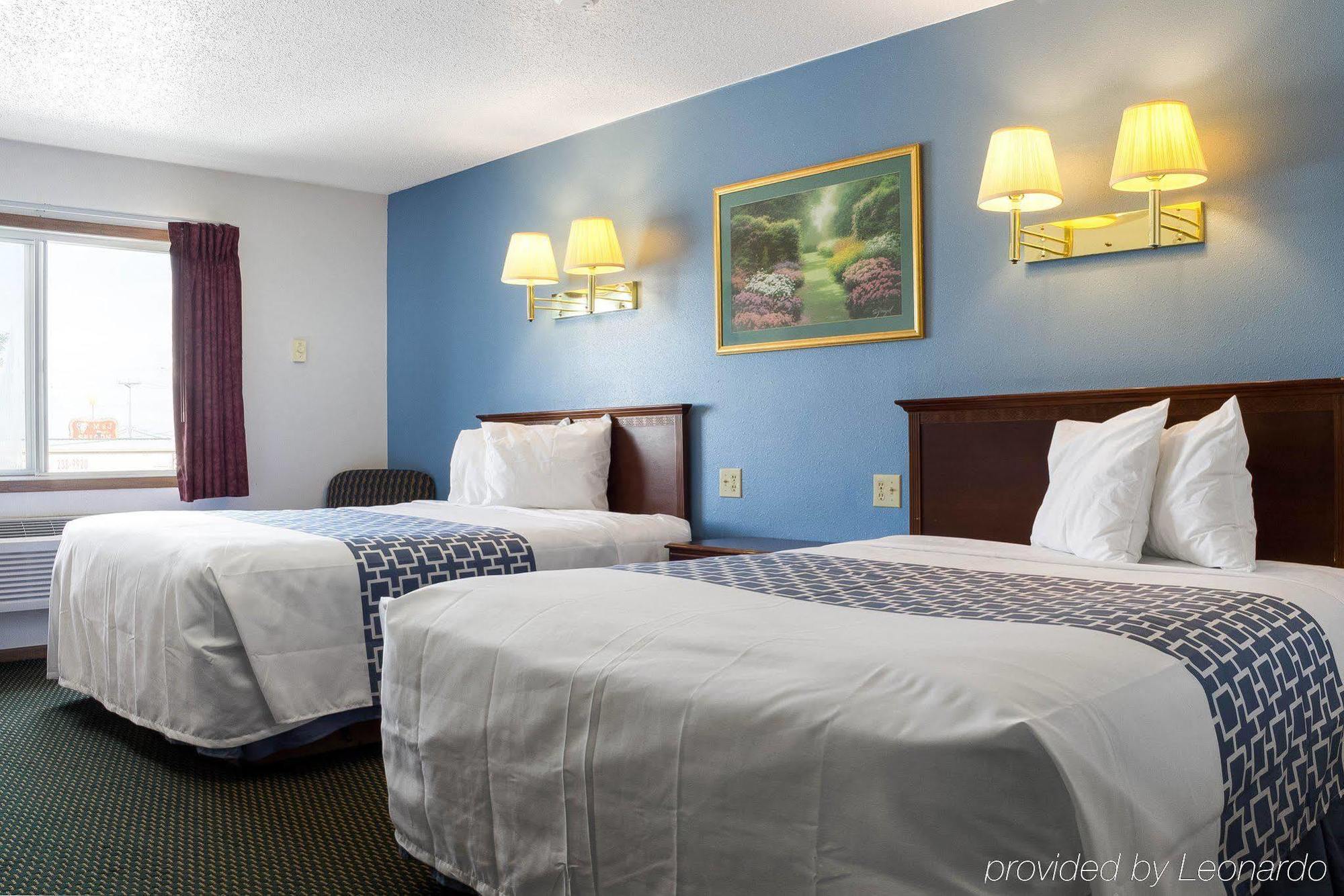 Rodeway Inn West Fargo Ngoại thất bức ảnh