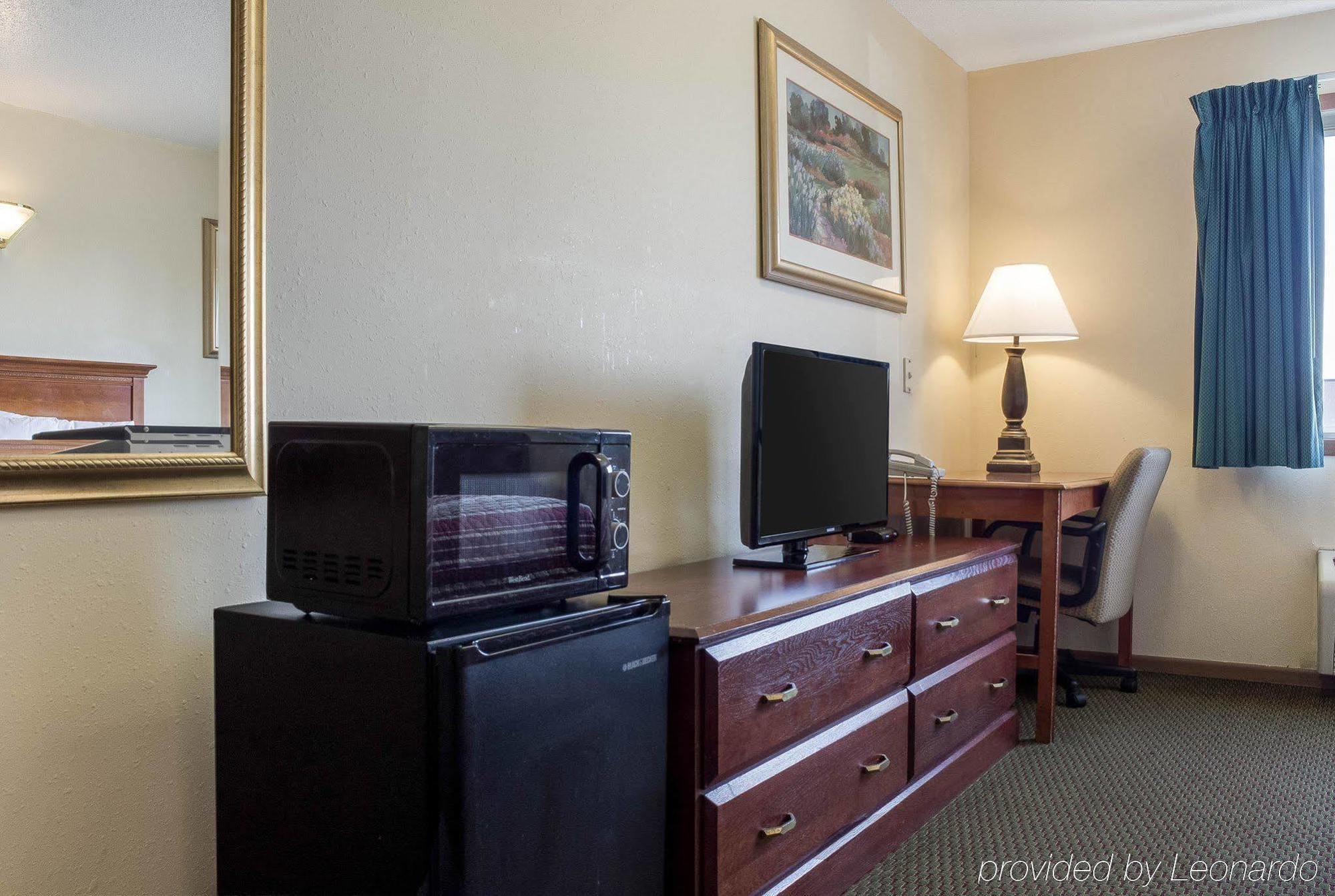Rodeway Inn West Fargo Ngoại thất bức ảnh